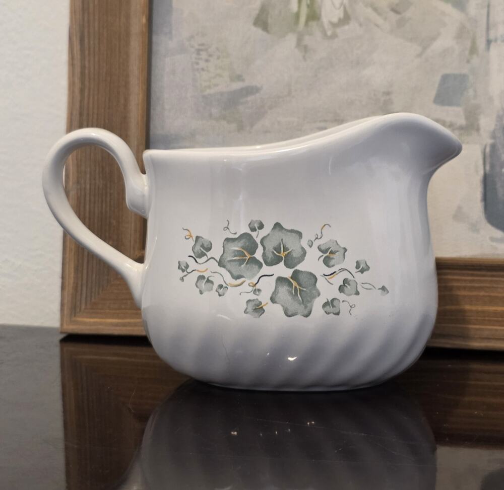 Vintage Corelle Coordinates Calloway Ivy Gravy Boat White Green Ivy